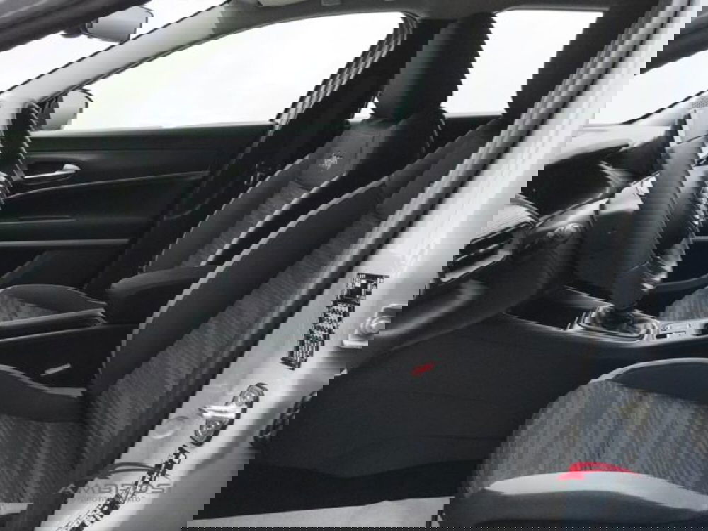 Jeep Avenger nuova a Perugia (10)