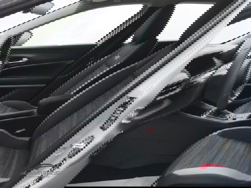 Jeep Avenger nuova a Perugia (10)