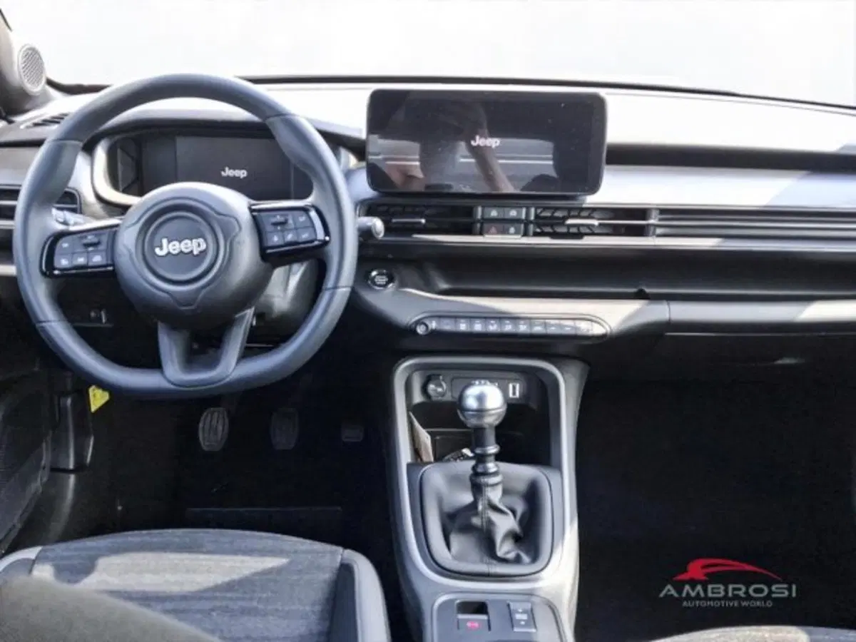 Jeep Avenger nuova a Perugia (15)