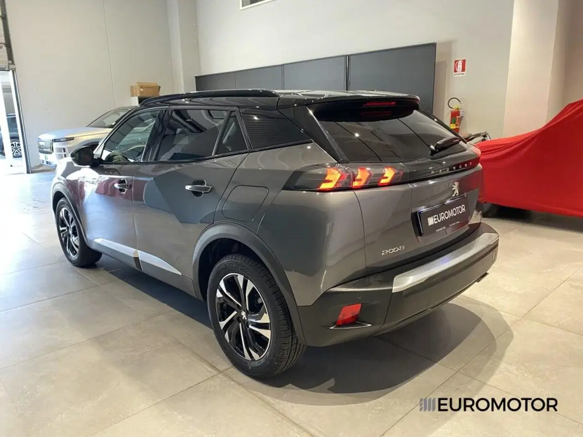 Peugeot 2008 usata a Bari (10)