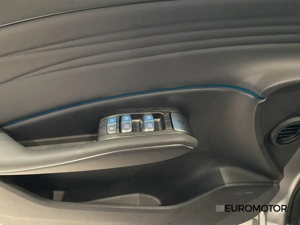 Omoda Omoda 7 SHS-P nuova a Bari (14)