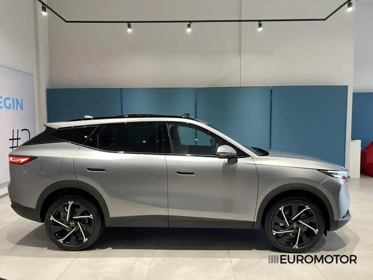 Omoda Omoda 7 SHS-P nuova a Bari (8)