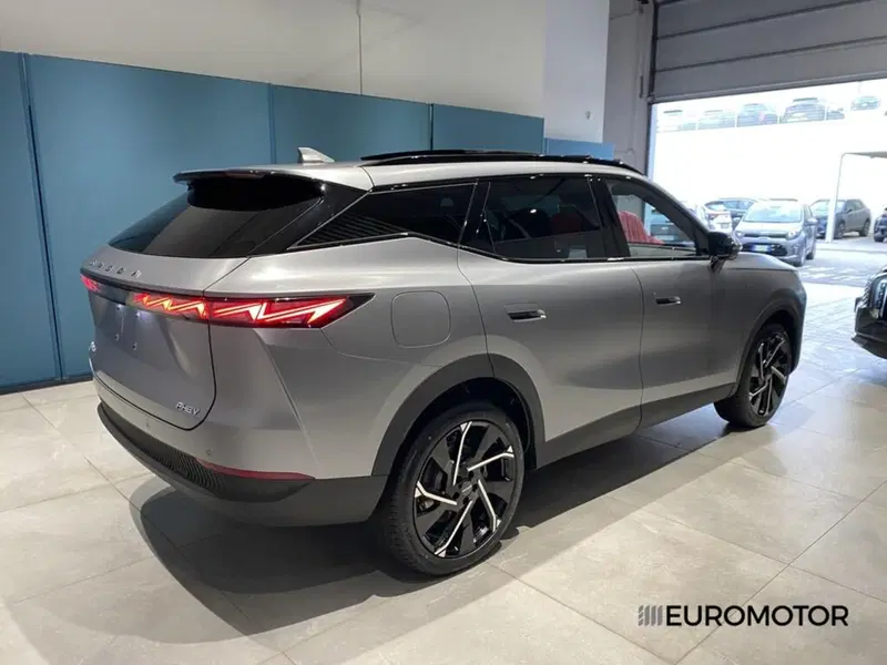 Omoda Omoda 7 SHS-P nuova a Bari (9)