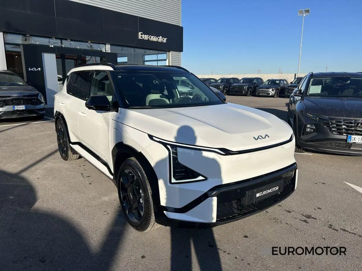 Kia EV5 nuova a Bari (3)