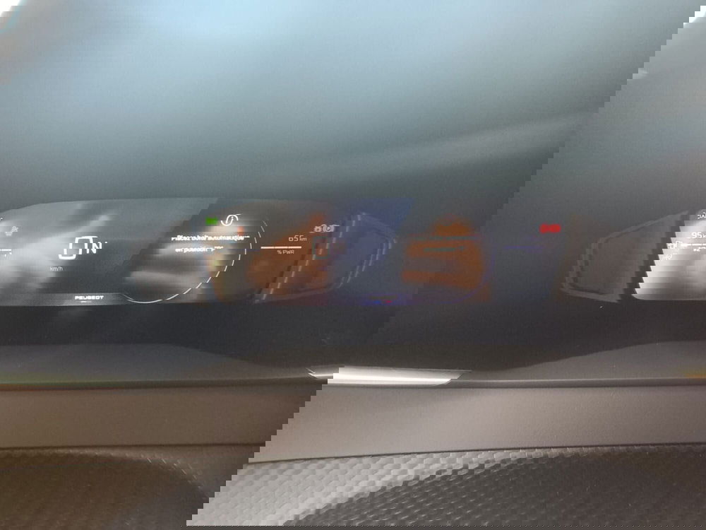 Peugeot 2008 nuova a Bari (11)