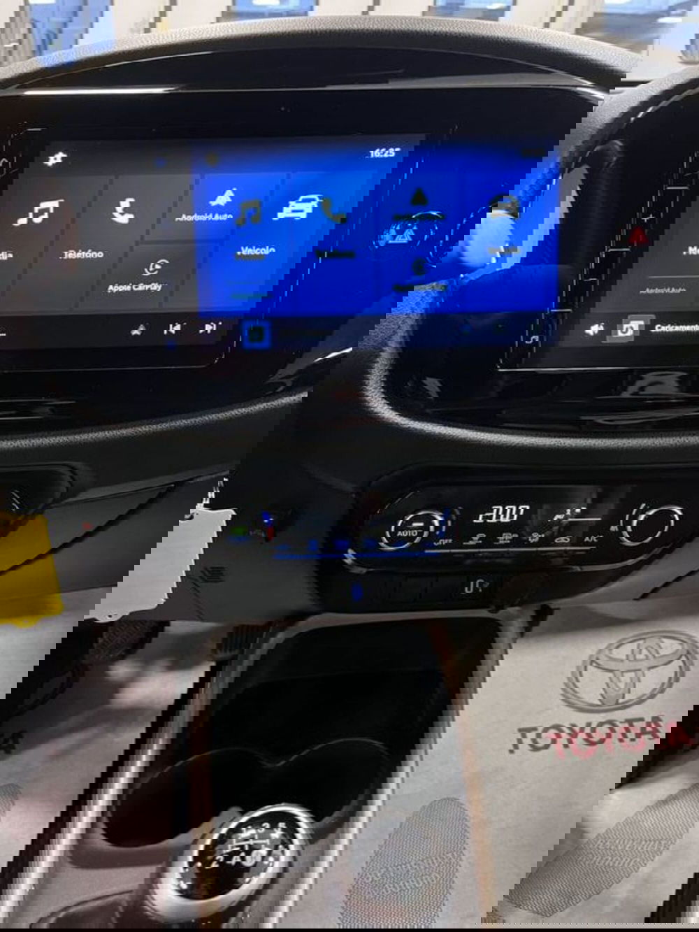 Toyota Aygo X usata a Prato (12)