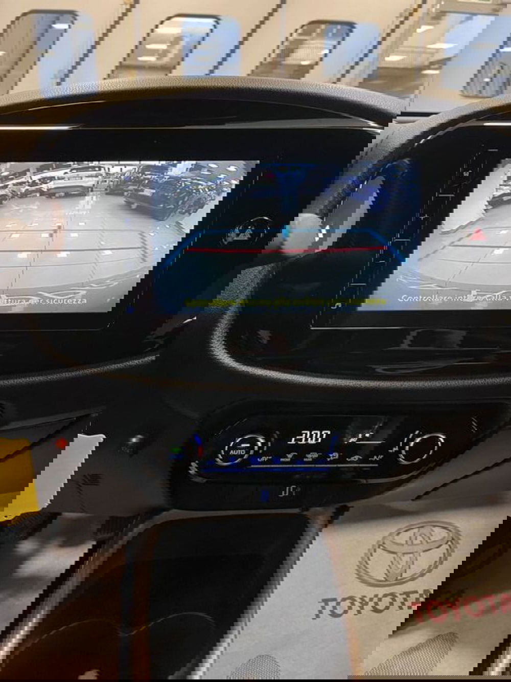 Toyota Aygo X usata a Prato (13)