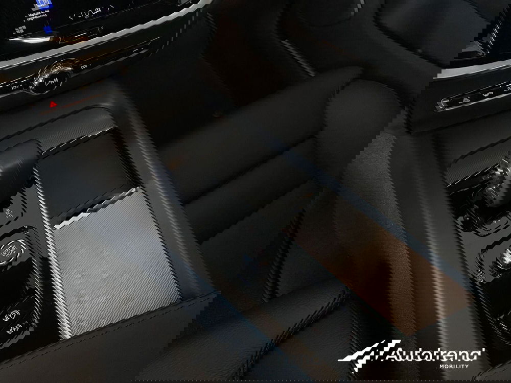 Volvo V60 nuova a Bari (14)