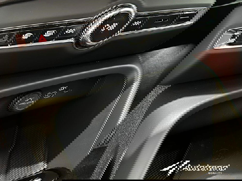 Volvo C40 nuova a Bari (16)