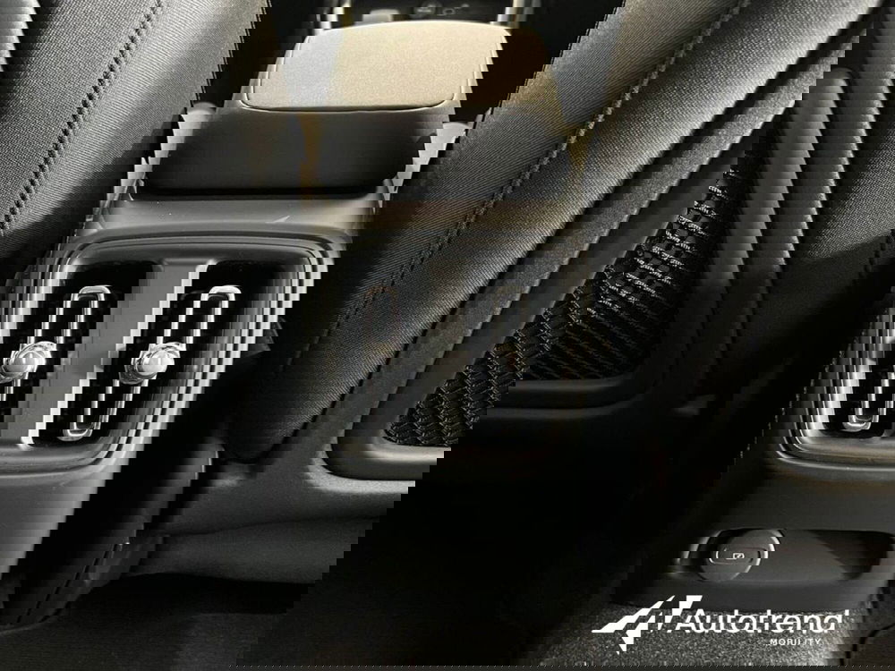 Volvo C40 nuova a Bari (18)