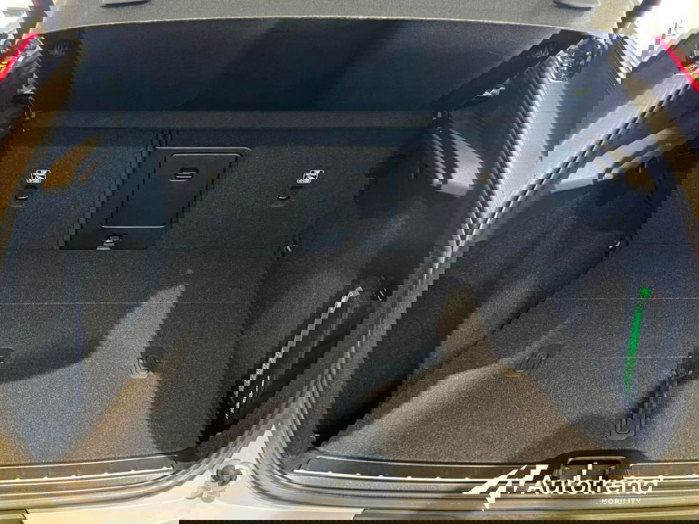 Volvo C40 nuova a Bari (19)