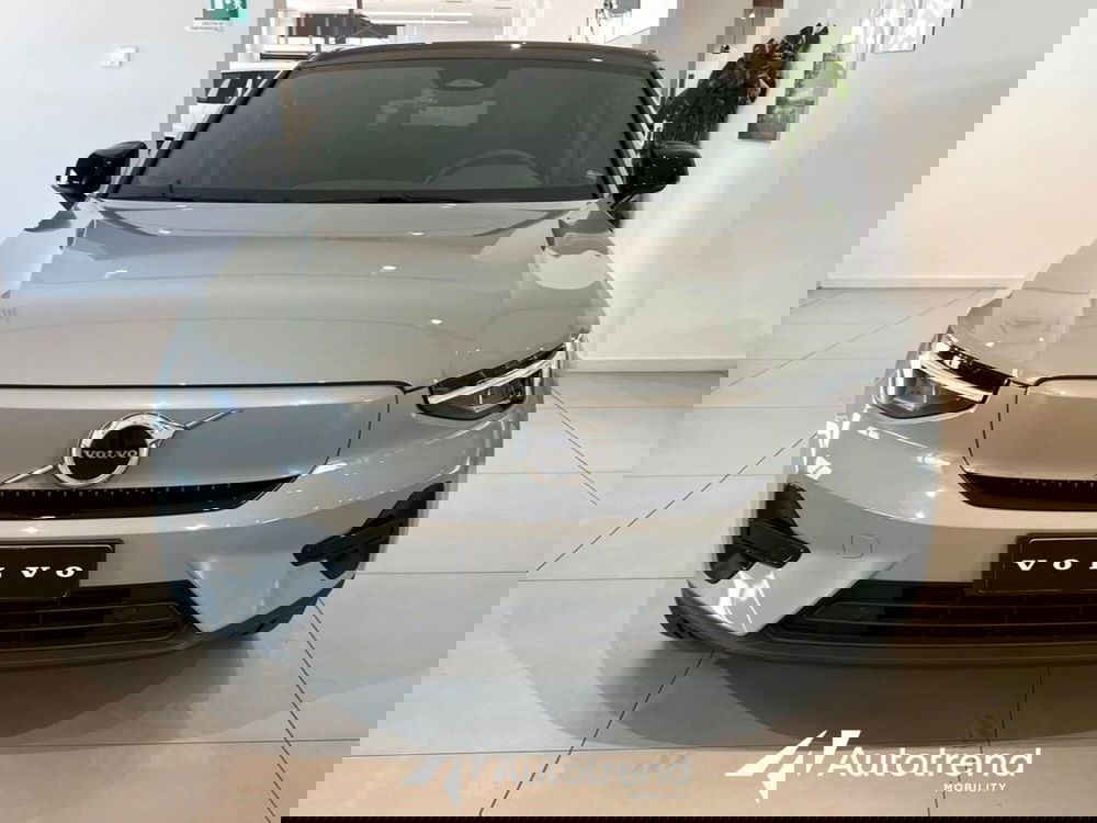 Volvo C40 nuova a Bari (3)