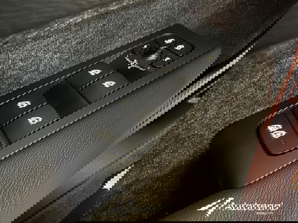 Volvo C40 nuova a Bari (10)