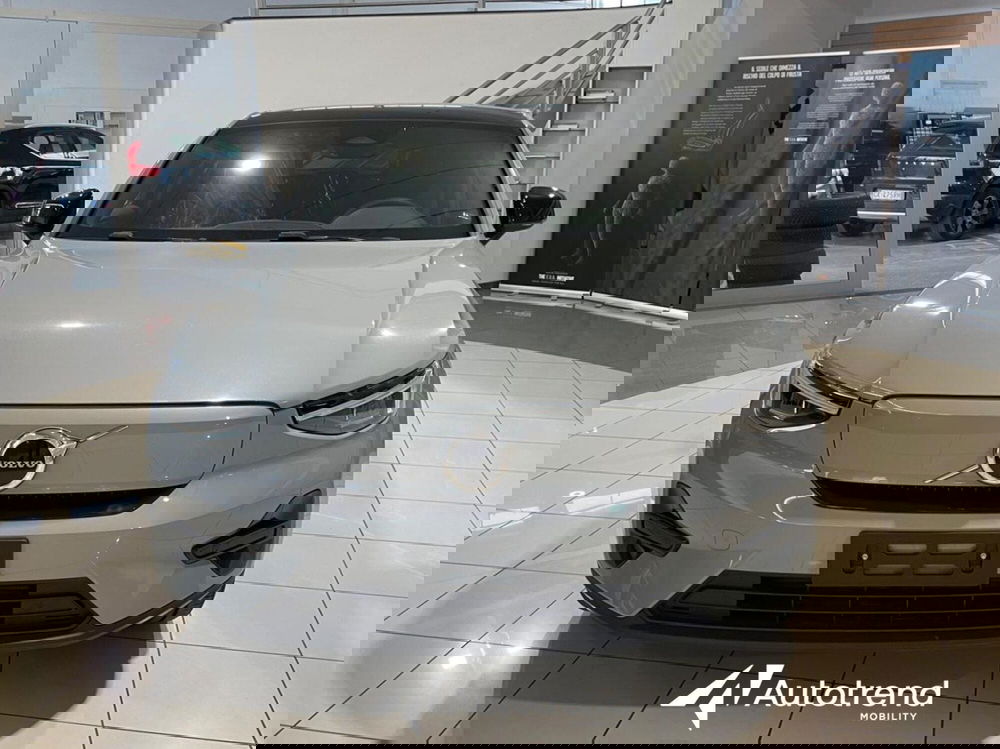 Volvo C40 nuova a Bari (2)