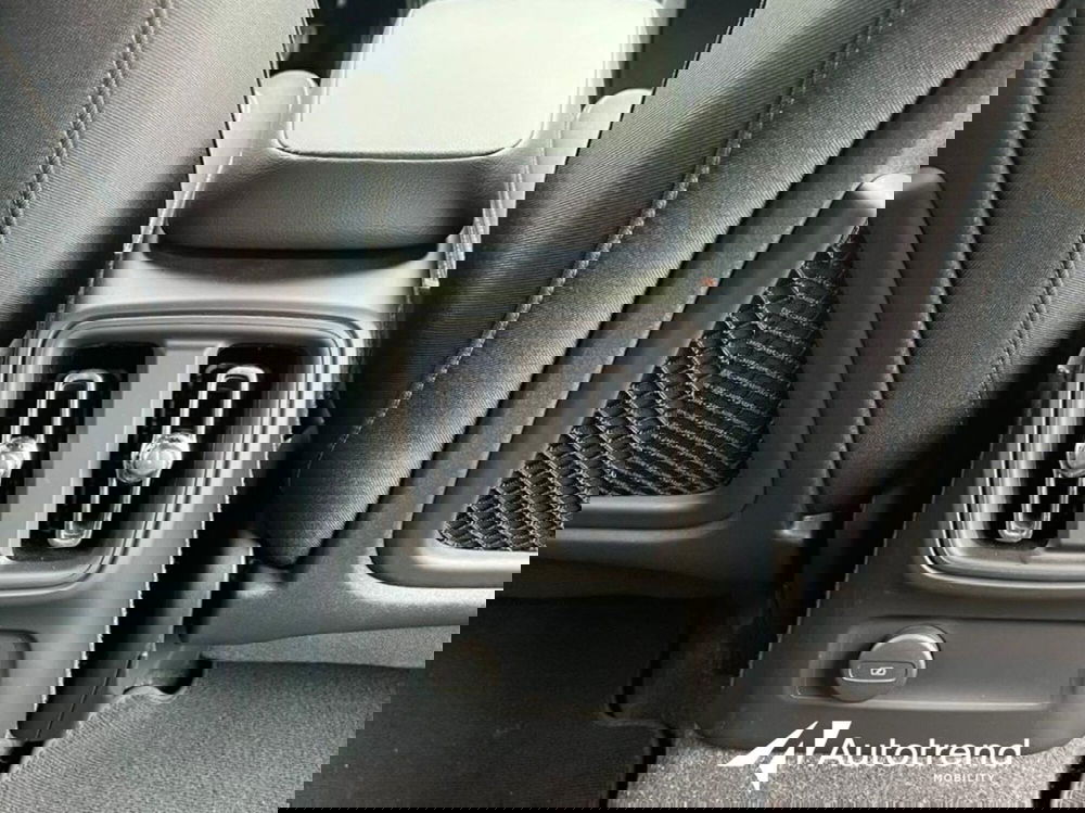 Volvo XC40 nuova a Bari (20)