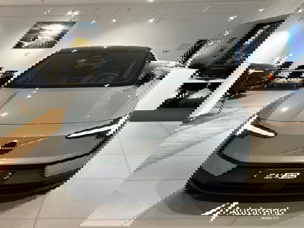 Volvo EX30 nuova a Bari (3)