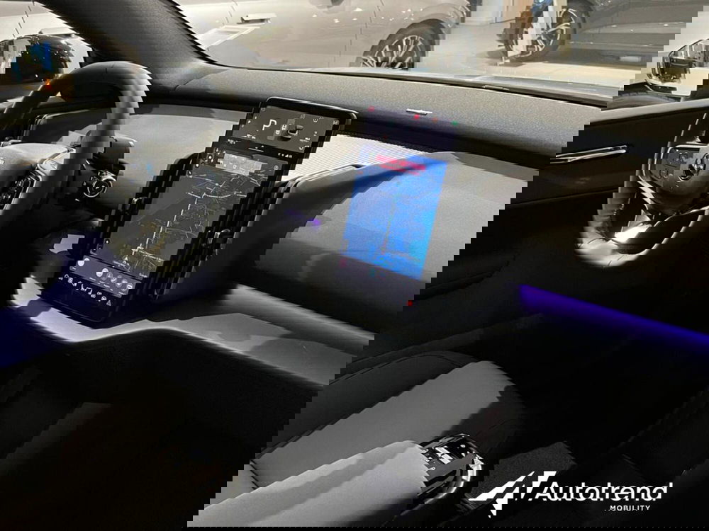 Volvo EX30 nuova a Bari (9)