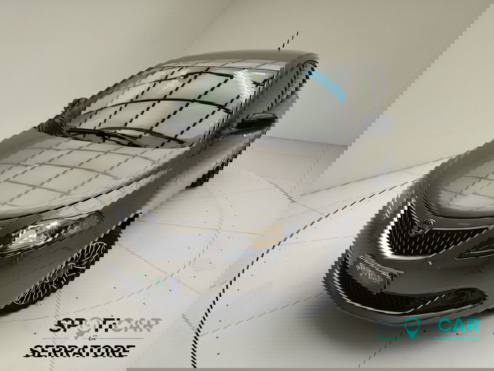 Lancia Ypsilon usata a Como (15)