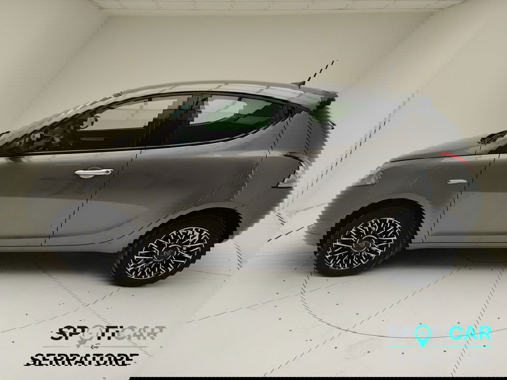 Lancia Ypsilon usata a Como (4)