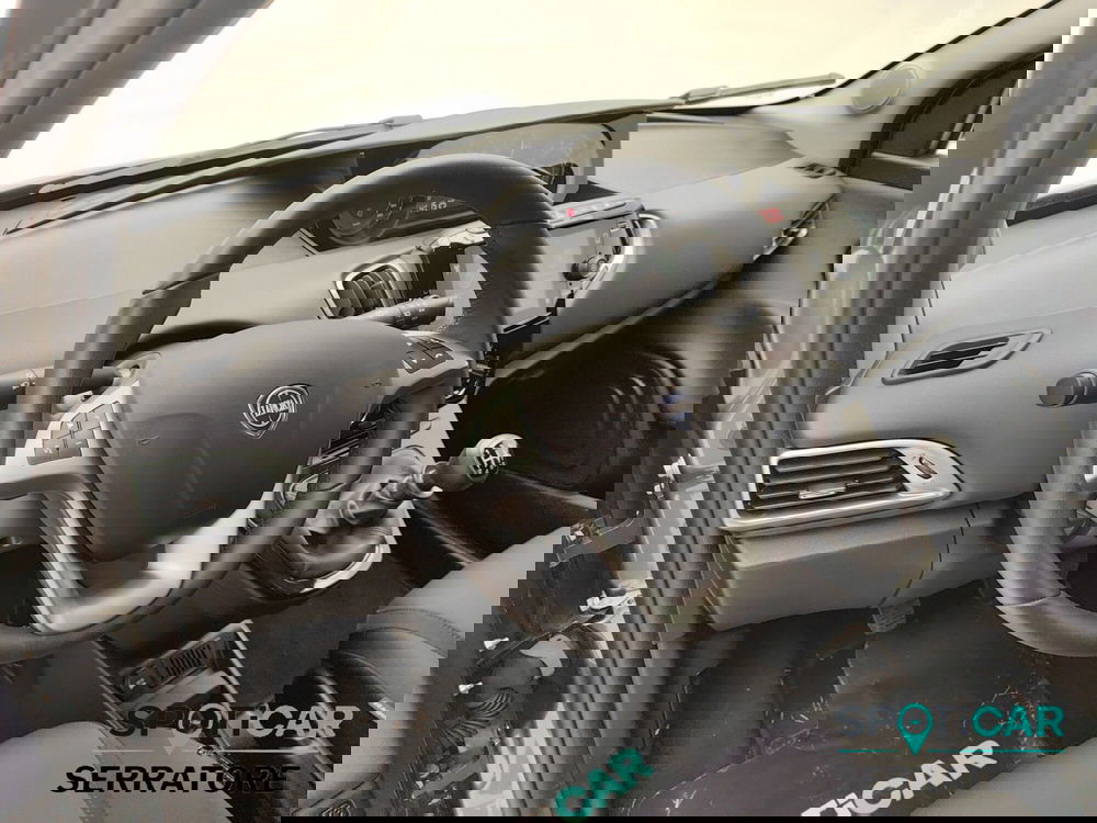 Lancia Ypsilon usata a Como (7)