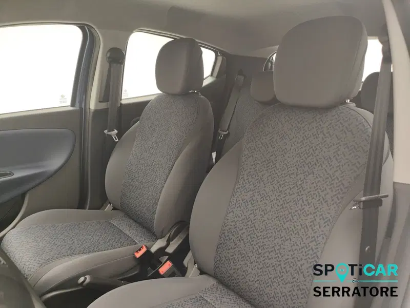 Lancia Ypsilon usata a Como (13)