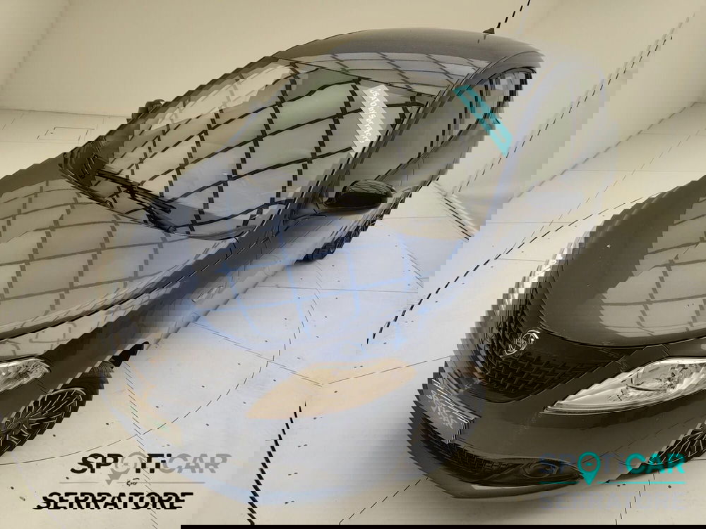 Lancia Ypsilon usata a Como (15)