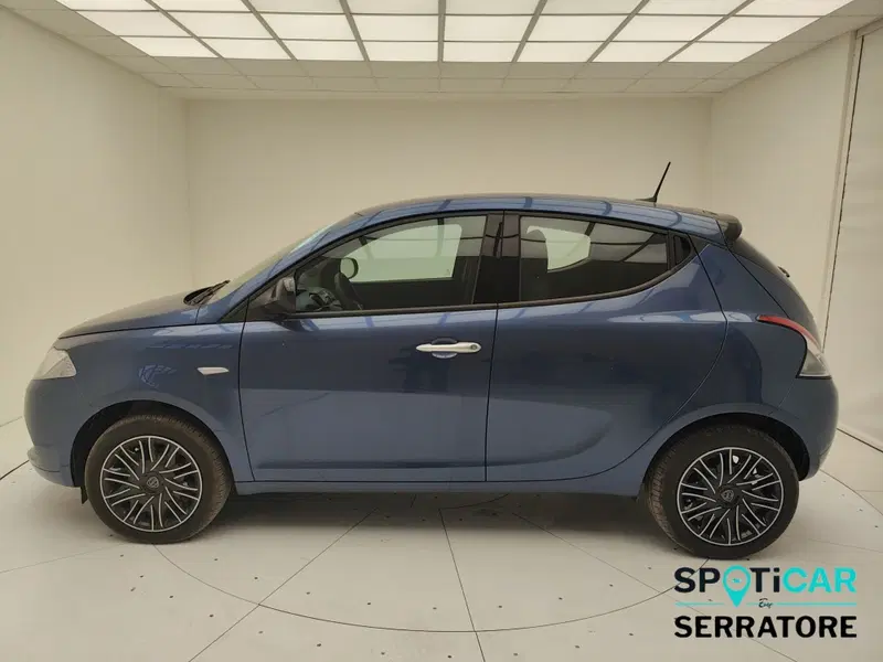 Lancia Ypsilon usata a Como (4)