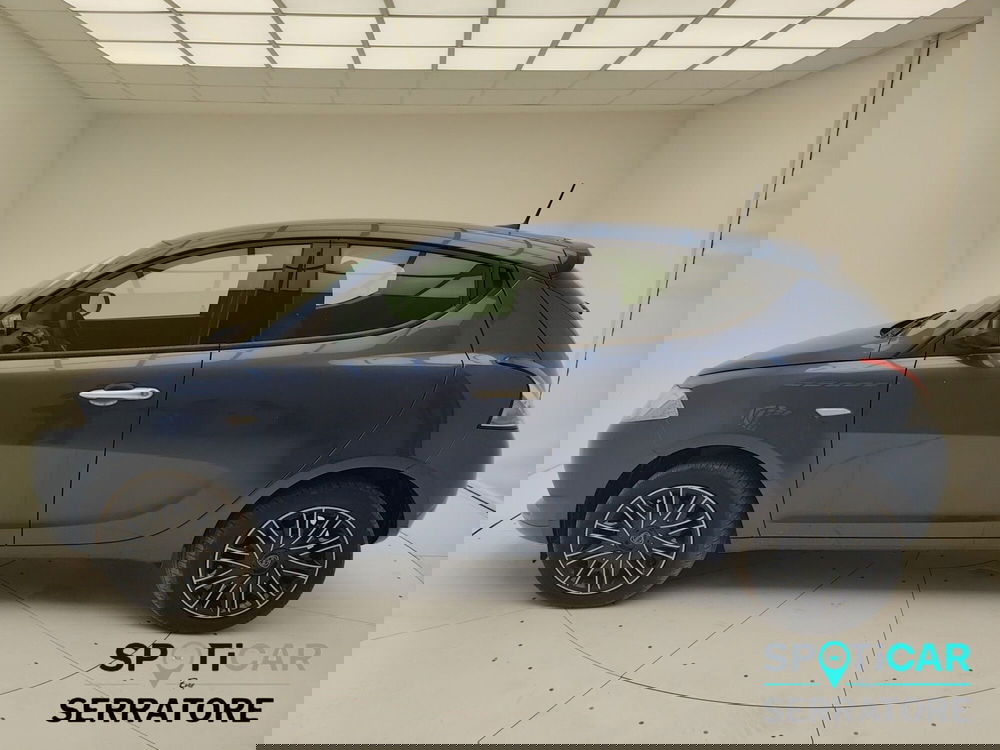 Lancia Ypsilon usata a Como (4)