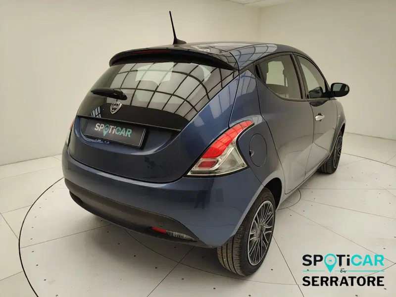 Lancia Ypsilon usata a Como (5)