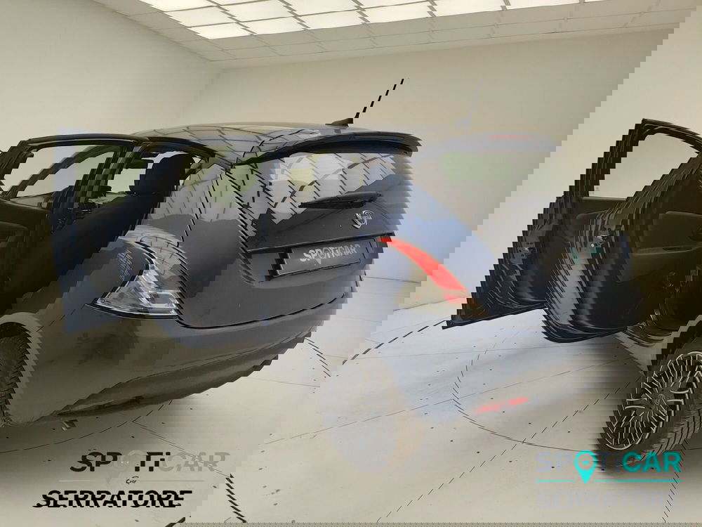 Lancia Ypsilon usata a Como (7)