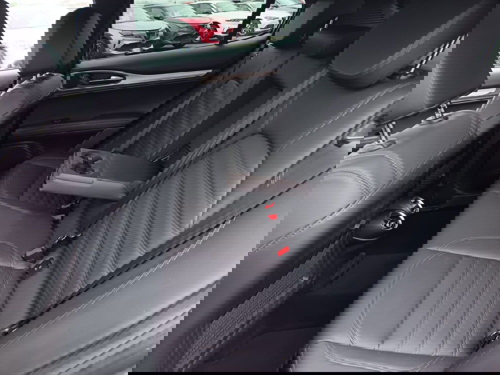 Alfa Romeo Stelvio usata a Alessandria (15)