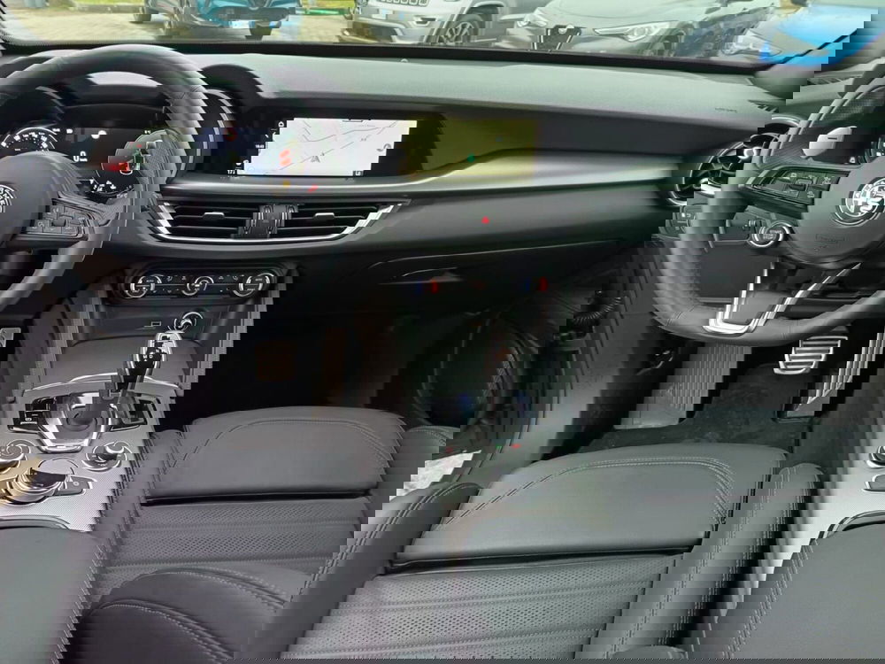 Alfa Romeo Stelvio usata a Alessandria (16)