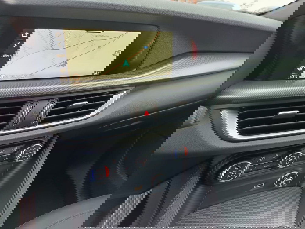 Alfa Romeo Stelvio usata a Alessandria (19)