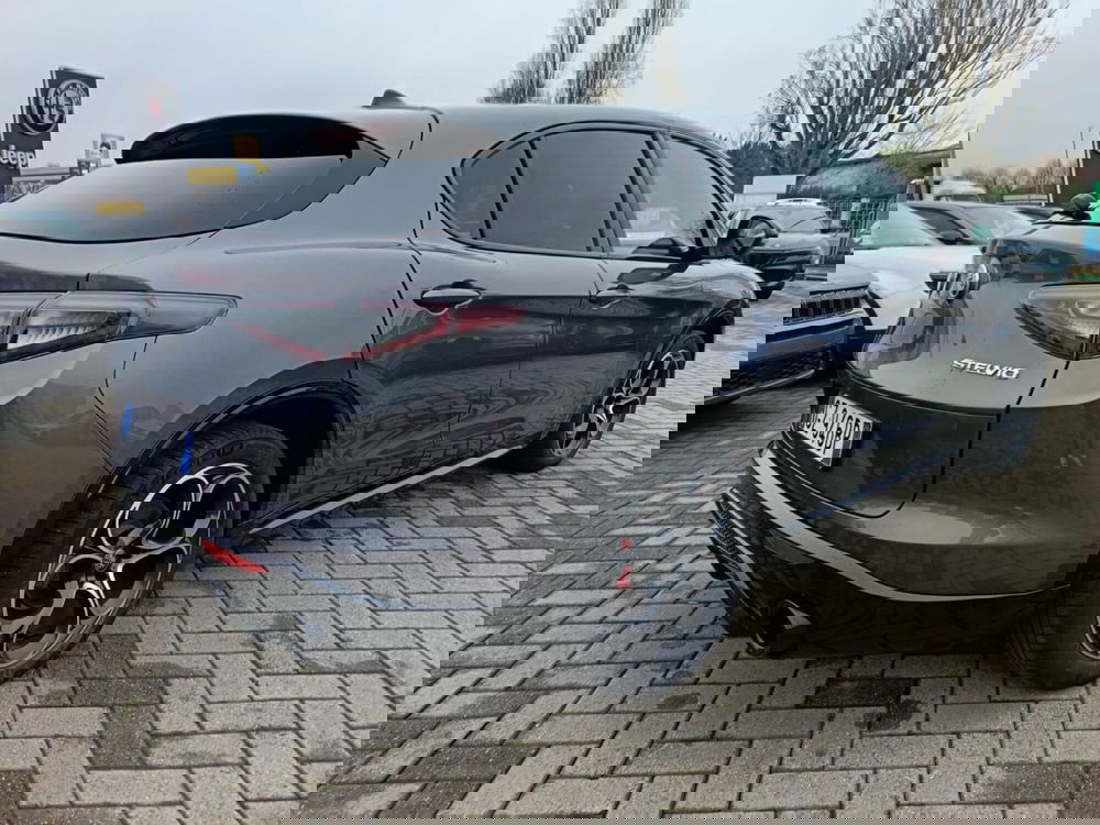 Alfa Romeo Stelvio usata a Alessandria (5)
