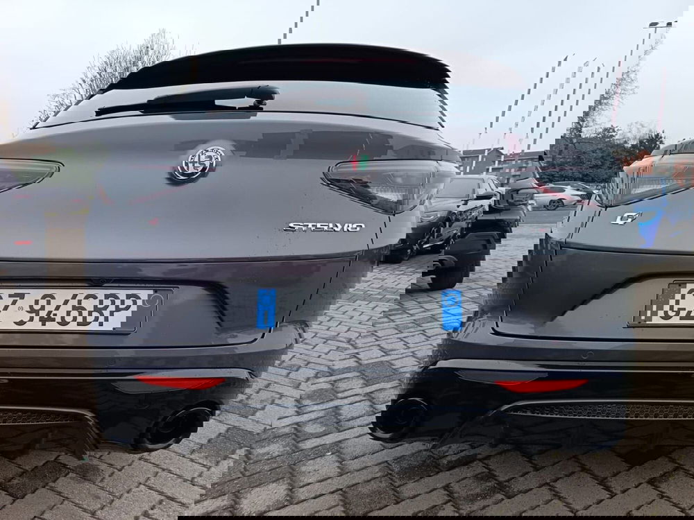 Alfa Romeo Stelvio usata a Alessandria (6)
