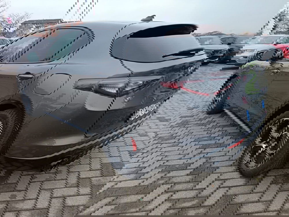 Alfa Romeo Stelvio usata a Alessandria (8)