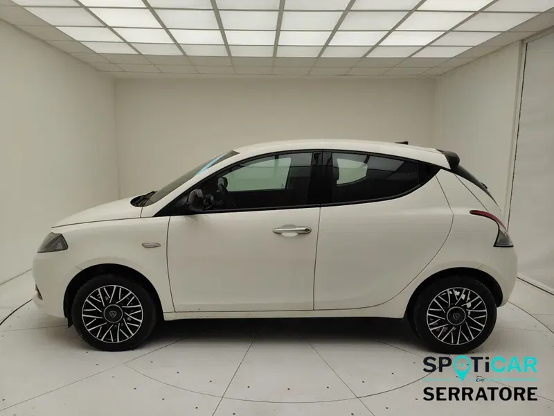 Lancia Ypsilon usata a Como (4)