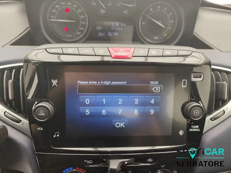 Lancia Ypsilon usata a Como (10)