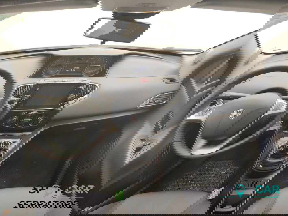 Lancia Ypsilon usata a Como (14)