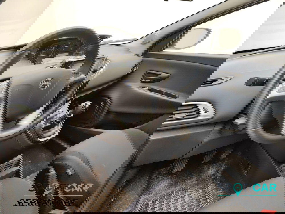 Lancia Ypsilon usata a Como (7)