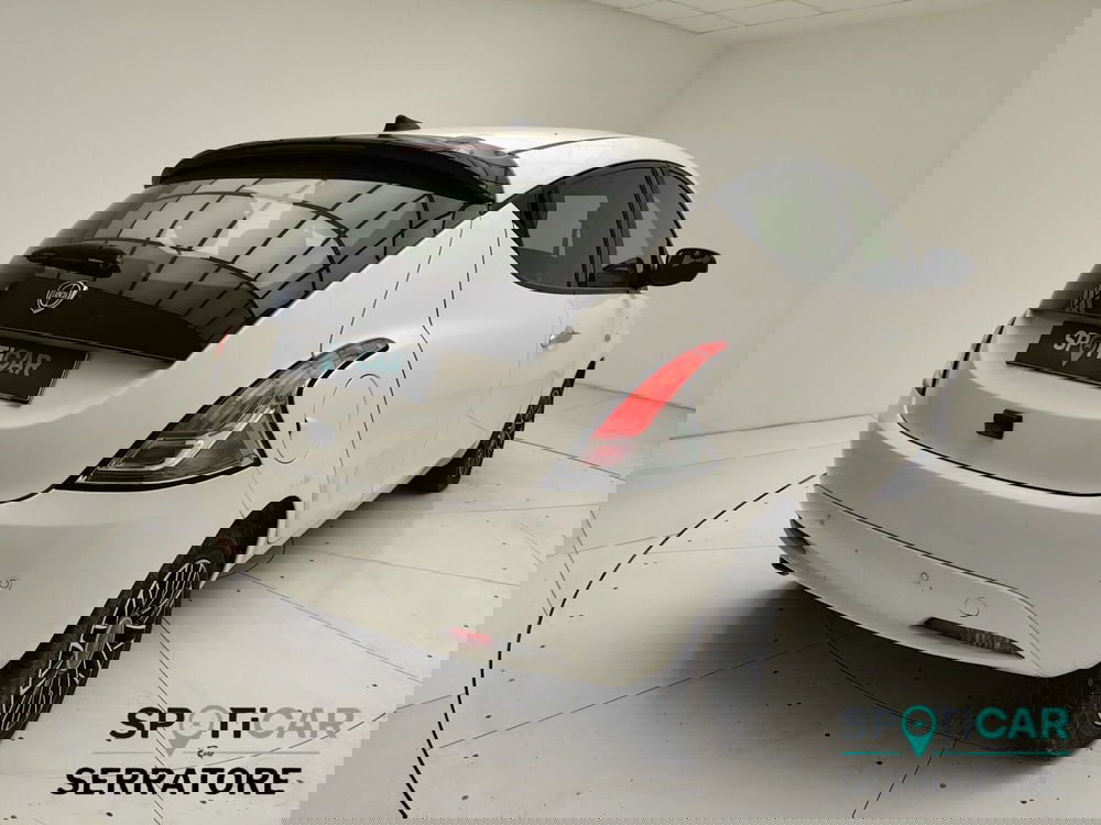 Lancia Ypsilon usata a Como (5)