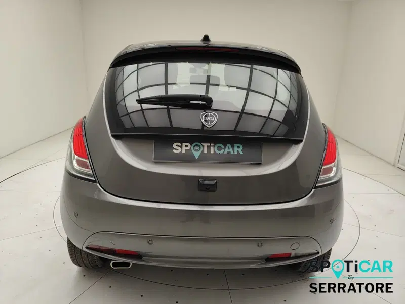 Lancia Ypsilon usata a Como (6)