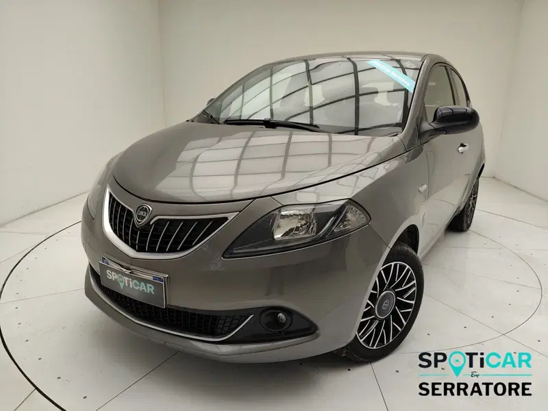Lancia Ypsilon usata a Como