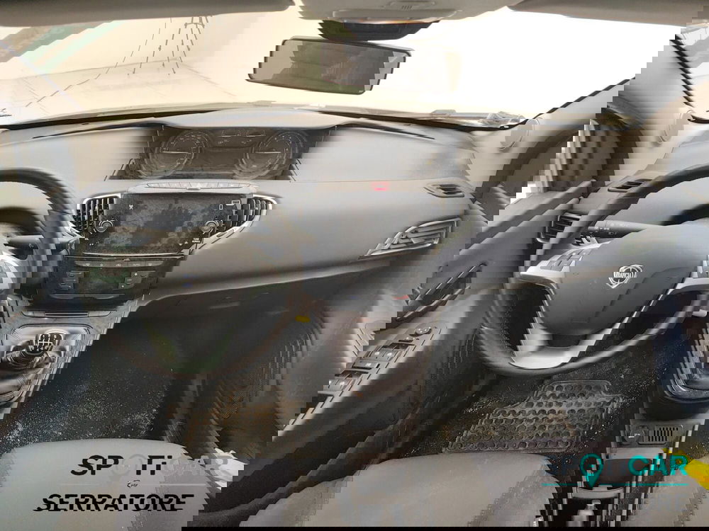 Lancia Ypsilon usata a Como (14)