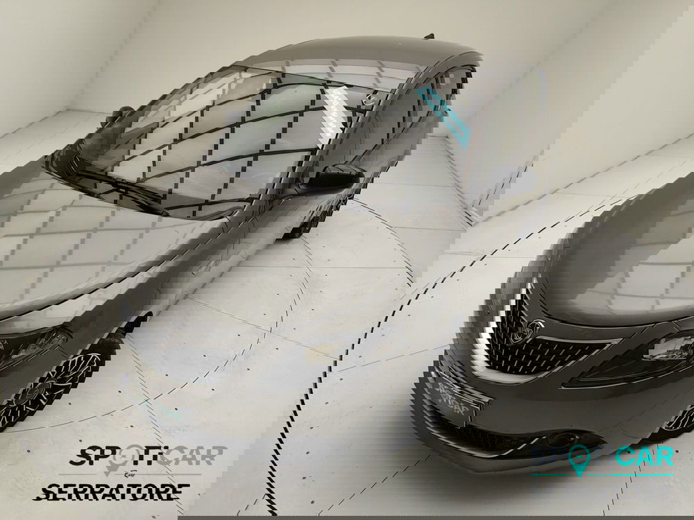 Lancia Ypsilon usata a Como (15)