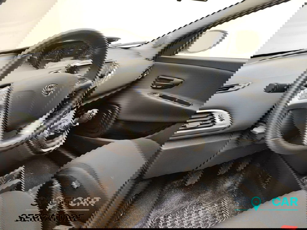 Lancia Ypsilon usata a Como (7)