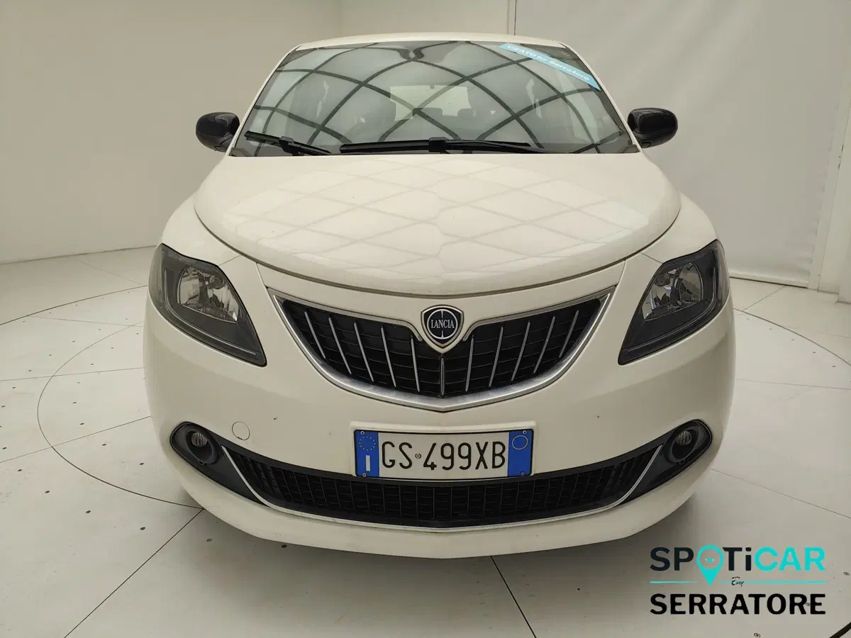 Lancia Ypsilon usata a Como (2)