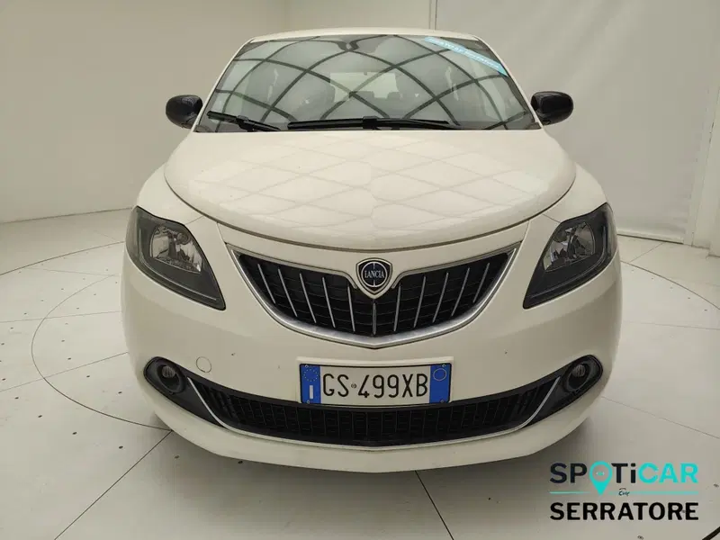 Lancia Ypsilon usata a Como (2)