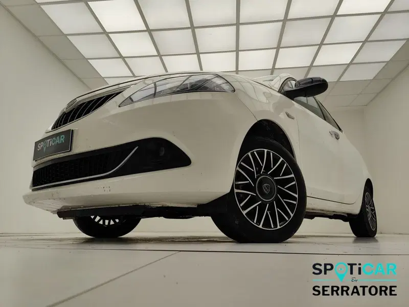 Lancia Ypsilon usata a Como (3)