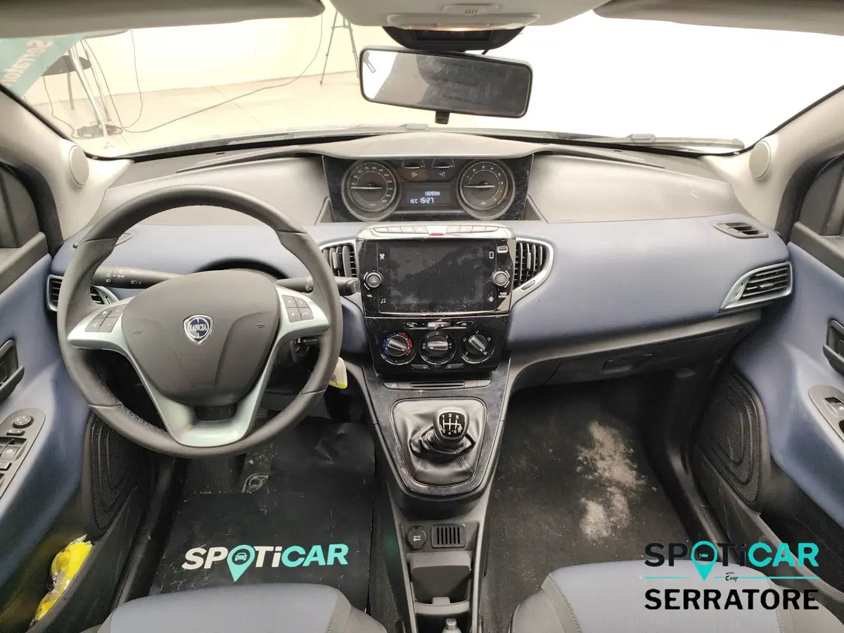 Lancia Ypsilon usata a Como (14)